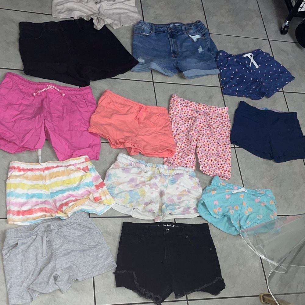 Girls shorts bundle (13) size 10/12